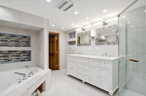 1905 Eldon St, Grand Rapids MI 49525-1549 exterior