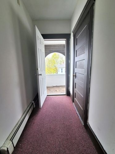 18 Hillside St, Worcester MA 01610-2199 exterior