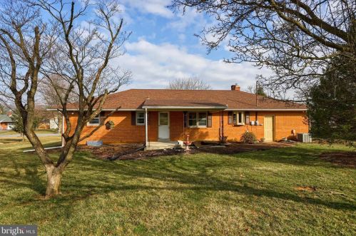 34 Corry Ave, Lancaster PA 17601-3933 exterior