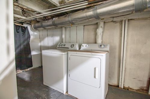 2123 Lloyd Ave, Pittsburgh PA 15218-1734 exterior