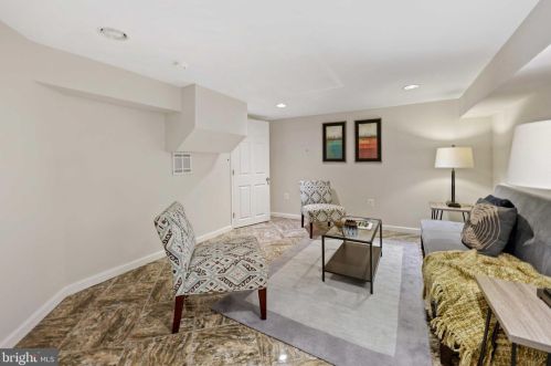 2731 Dumbarton St, Washington DC 20007-3336 exterior