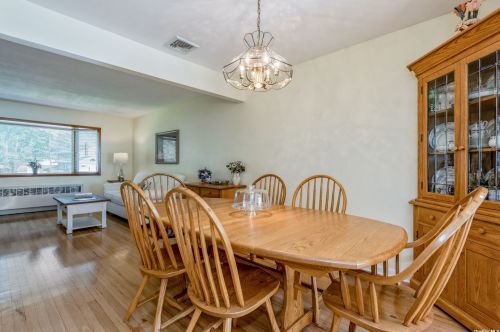 9 Diellen Ct, Commack NY 11725-3905 exterior