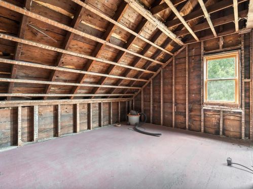 213 Pavilion Ave, Providence RI 02905-1621 exterior