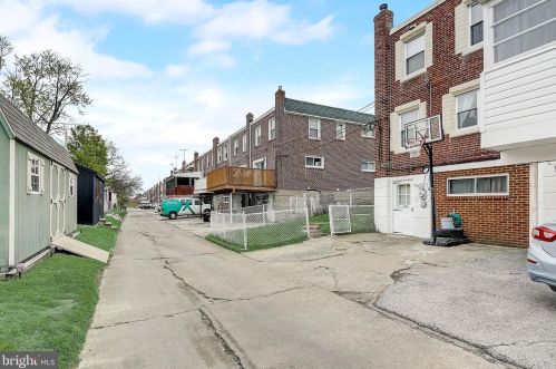 200 Stratford Rd, Manor PA 19036-1635 exterior