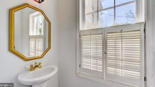 140 Quaker Rd, Princeton NJ 08540-4819 exterior