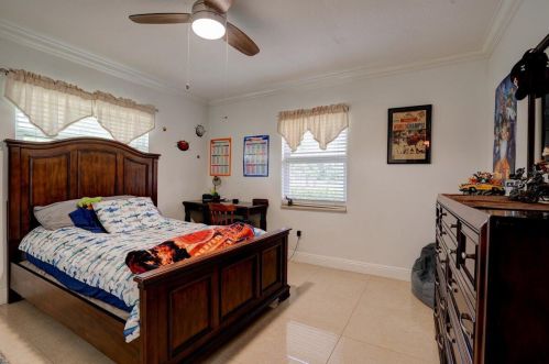 8470 Mizzen Dr, Boynton Beach FL 33472-2721 exterior