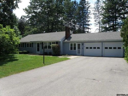 9 Cypress Dr, Schenectady, NY 12302-4303