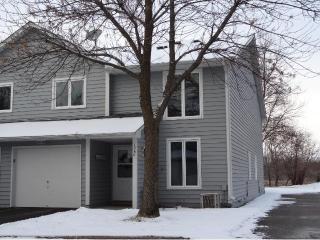 1580 Millpond Ct, Chaska, MN 55318-1313