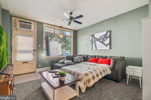 152 Fairmount Ave, Philadelphia PA  19123-3017 exterior