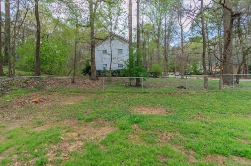 645 Lk Dr, Lithonia GA 30039-6634 exterior