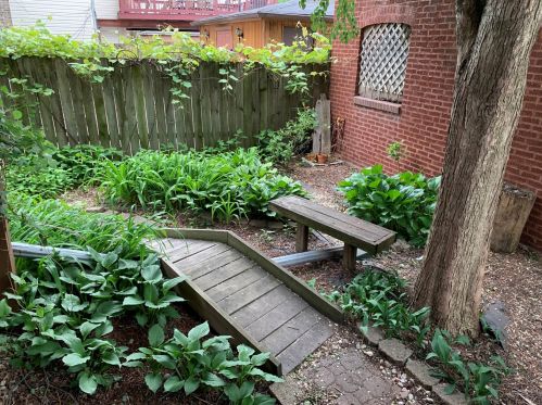 4640 Drake Ave, Chicago IL 60625-5814 exterior