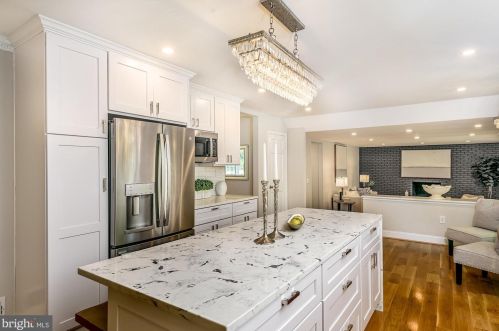 1209 Forestwood Dr, Mc Lean VA  22101-2603 exterior