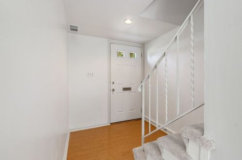 720 Carriage Cir, Pittsburgh, PA 15205-1603