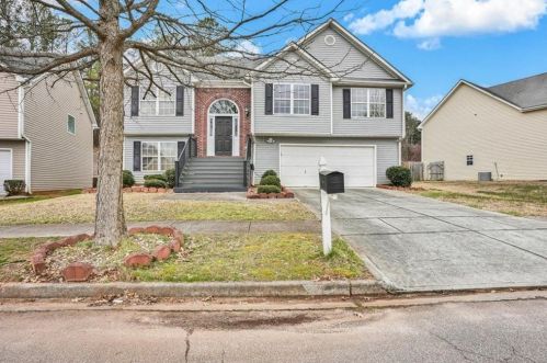4227 Round Stone Trl, Lithonia GA  30039-3354 exterior