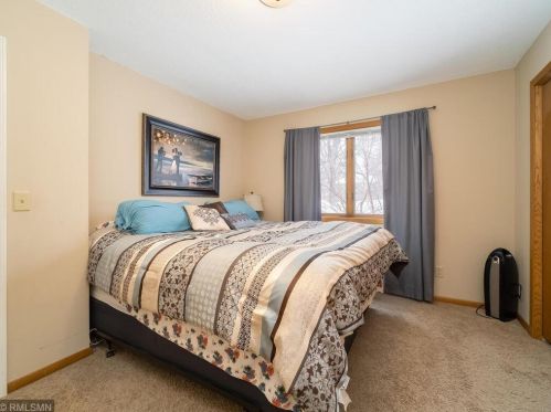 1889 Edgerton St, Saint Paul MN 55117-2447 exterior