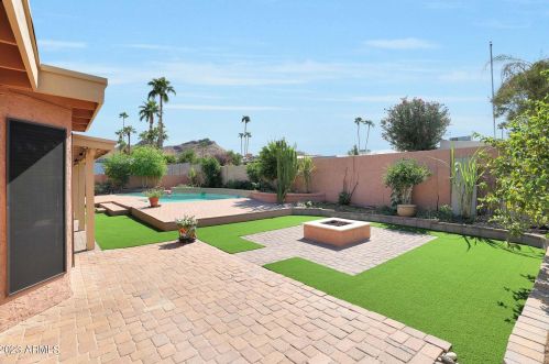 901 Beck Ln, Phoenix AZ  85022-3505 exterior