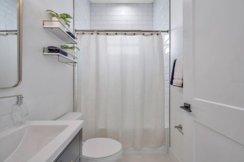 4307 Clark Ave, Tampa FL  33611-1305 exterior