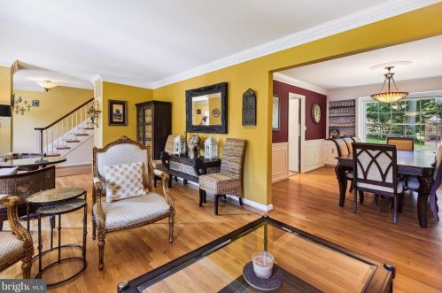 10316 Gainsborough Rd, Rockville MD 20854-4043 exterior