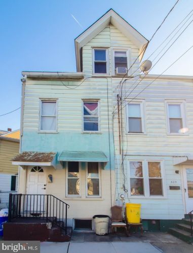 427 Cummings Ave, Trenton, NJ 08611-1143