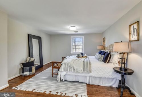 4206 Mt Vernon Memorial Hwy, Alexandria VA 22309-2809 exterior