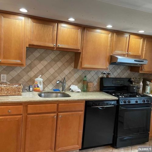 127 Rock Rd, Paterson NJ  07506-1521 exterior