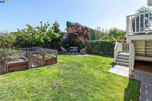 808 Camelia St, Berkeley, CA 94710-1418