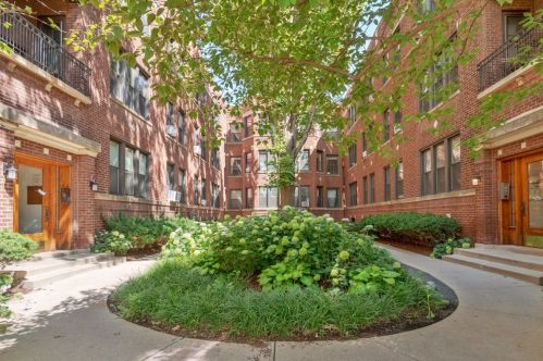 2102 Montrose Ave, Chicago, IL 60618-1780