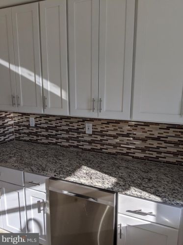 12 Gln Clair Dr, Trenton NJ 08618-1943 exterior