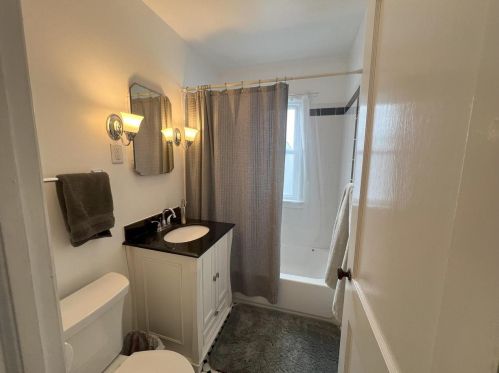 2037 Helena St, Madison WI 53704-5519 exterior