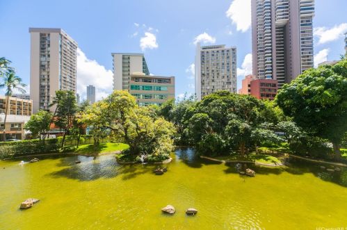 469 Ena Rd, Honolulu, HI 96815-1749