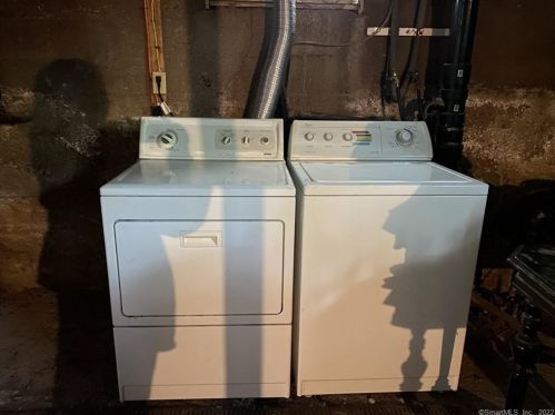 1 Franklin St, Manchester CT 06040-4346 exterior