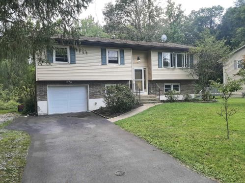 97 Sutton Park Rd, Poughkeepsie, NY 12603-5637