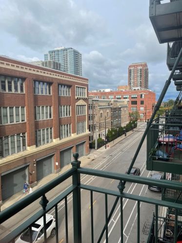 1801 Michigan Ave, Chicago IL  60616-1617 exterior