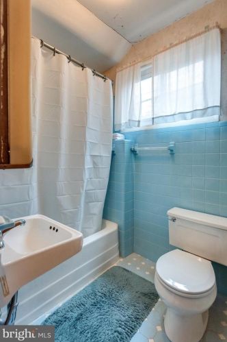 1835 Carlisle St, Philadelphia PA 19145-2306 exterior