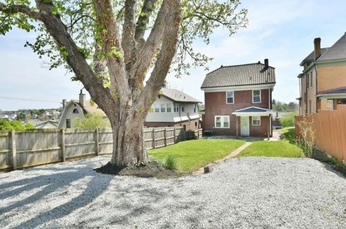 53 Calhoun Ave, Pittsburgh PA  15210-3635 exterior