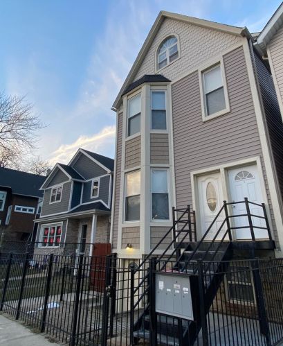 646 44th St, Chicago, IL 60609-3442