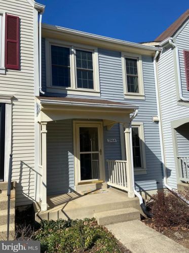 2964 Kings Station Ct, Alexandria, VA 22306-1063