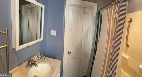 330 41 St, Philadelphia PA 19104-4012 exterior