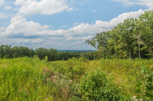 32 Mockingbird Dr, Killingly CT 06239-1540 exterior