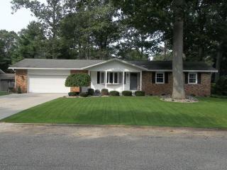 1031 Cavalier Dr, Meskegon MI  49445-2034 exterior