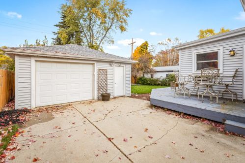 2018 Glen Flora Ave, Waukegan IL 60085-1304 exterior