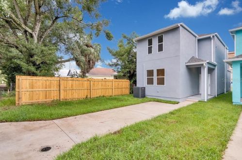 2520 Chestnut St, Tampa FL 33607-3305 exterior