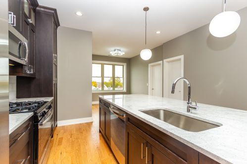 3459 Belmont Ave, Chicago IL 60618-5428 exterior