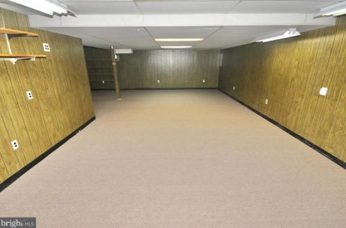 1049 Warfield Ln, Huntingdon Valley PA 19006-3426 exterior