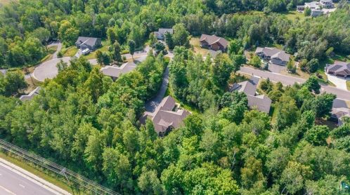 525 Crystal Dr, Duluth MN 55811-4409 exterior