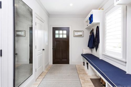 61 Morningside Dr, Greenwich CT 06830-6740 exterior