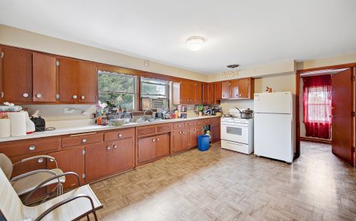 6201 Kilpatrick Ave, Chicago IL 60652-3050 exterior