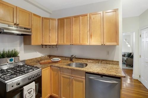 60 Myrtle St, Boston, MA