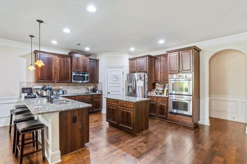 800 Clifton Spg Close, Atlanta GA 30349-8727 exterior