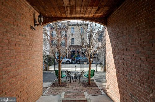 747 3 St, Philadelphia PA 19147-3324 exterior